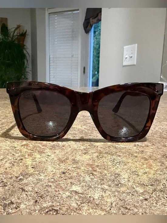 Diff Tortoiseshell Square Sunglasses - Brown Lenses