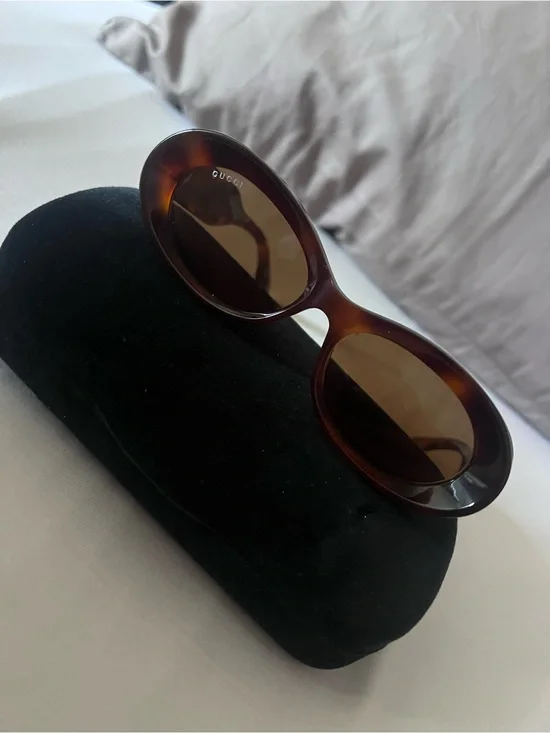 NWOT-Gucci Tortoiseshell Oval Sunglasses with Brown Lenses