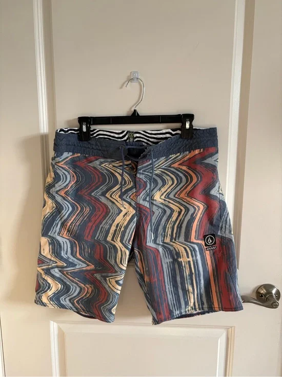 Volcom Stoneys Men’s Size 32 Abstract Print Boardshorts Swim Trunks