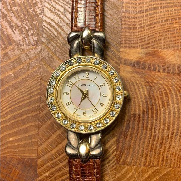 Jones Wear mother of pearl/crystals Watch classic!