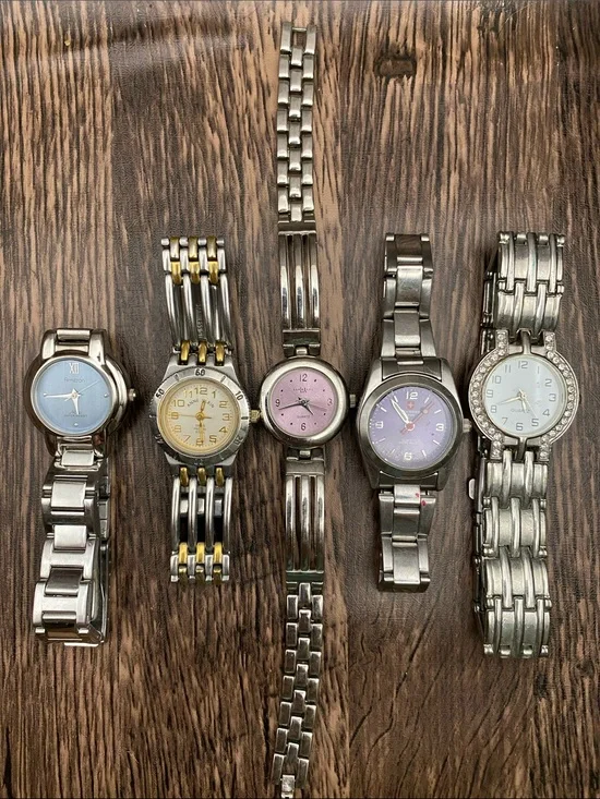 Mixed Lot of Five vintage Silver-Tone Ladies Wristwatches with Pastel Dials