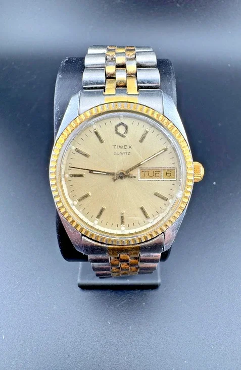 Vintage Timex Quartz Two Tone Fluted Bezel Day Date Watch