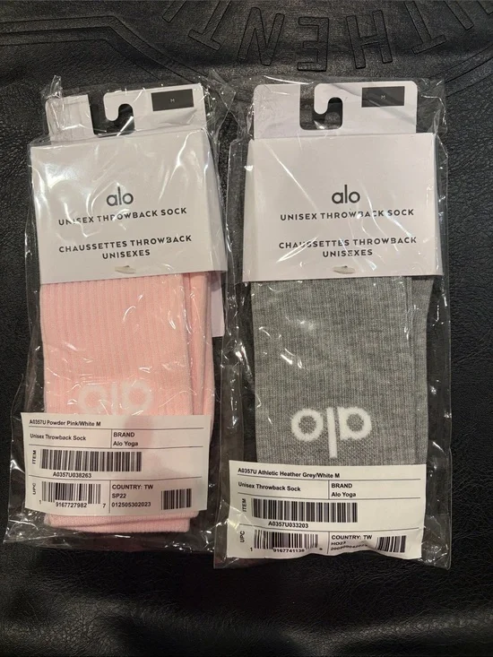 ALO Yoga Unisex Throwback Socks - Pink & Gray NEW in bag Medium