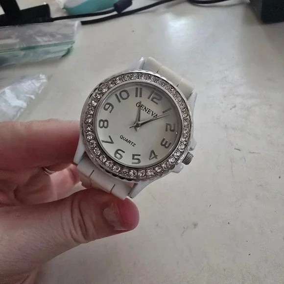 Y2k Geneva RW-16M White Silicone Rhinestone Bezel Quartz Watch Womens