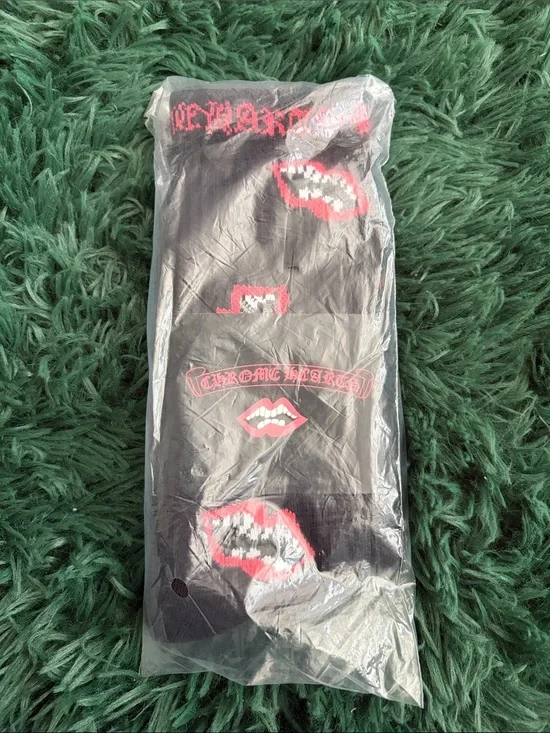 Black And Pink Chrome Heart Socks