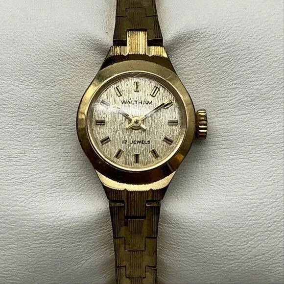 Vintage Waltham Womens Watch 17mm Champagne Dial Gold Tone Manual Wind 6.25