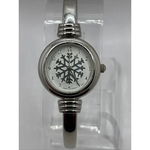 Snowflake Women's Quartz Watch Silver Tone Bangle Band 25mm Case- New‎ Battery
