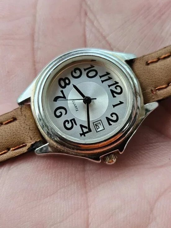 Vintage Wristwatch Brown Faux Leather Strap Analog Date Calendar Quartz Watch