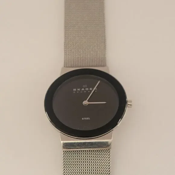 Skagen Mens Watch Black Dial Silver Case Stainless Mesh Band Vintage Quartz