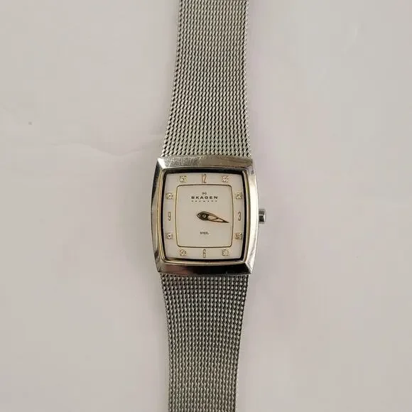 Skagen Womens Watch White Dial Silver Case Silver Mesh Bracelet Quartz