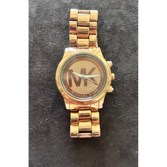 Michael Kors Runway Oversized Rose Gold Tone Watch MK Logo Dial Read Condition