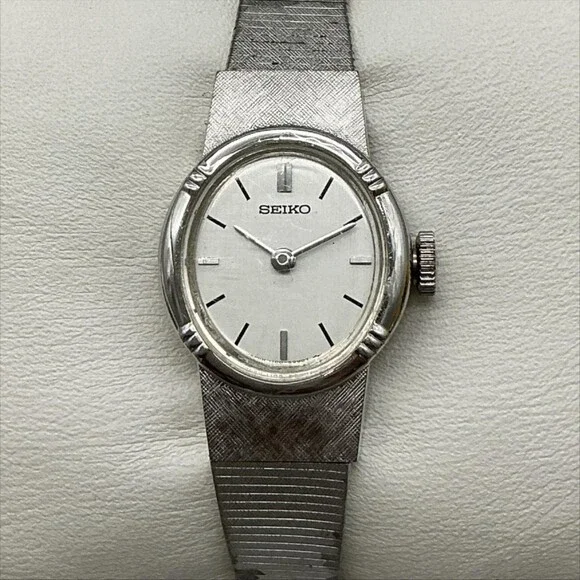 Vintage Seiko Womens Watch 17mm 1100-5549 Silver Tone Bracelet Manual Wind