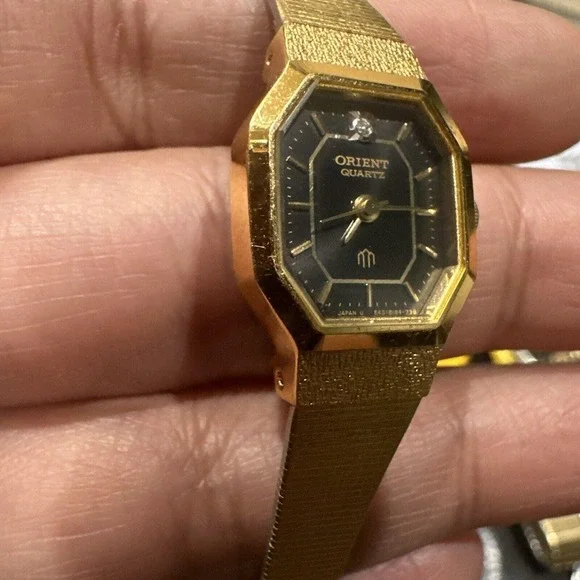 Works 17mm Orient Octagonal Ladies Bracelet‎ Watch Black Dial Quartz Vintage