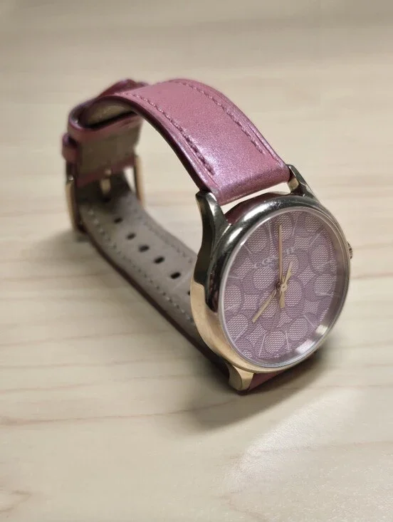 COACH 2278 Pink Signature Pattern Leather Strap Watch with Gold-Tone Case *read*