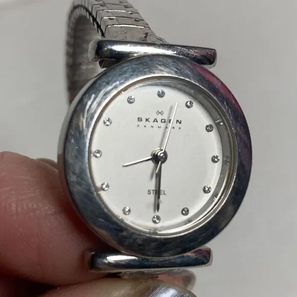 Skagen Denmark 107SSSD Stainless Steel Women’s Watch – Non Working for Parts