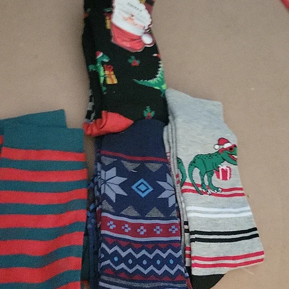 6‎ Pairs Mens NEW Christmas Socks Dinosaurs Stocking Stuffers A50