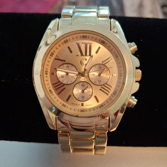 Charming Charlie #9277 40mm Womens Goldtone Watch.Quartz,Subdials,6 3/4