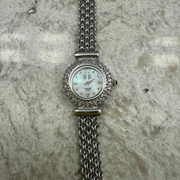 Pre- Owned women's Vintage Anne Klein Crystal face stainess steel‎ wristwatch
