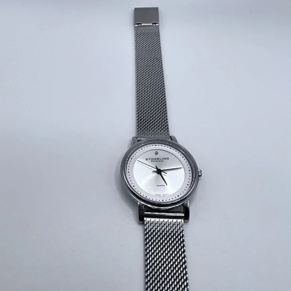 Stuhrling Lady Casatorra Elite 29mm Mesh Watch Needs Battery