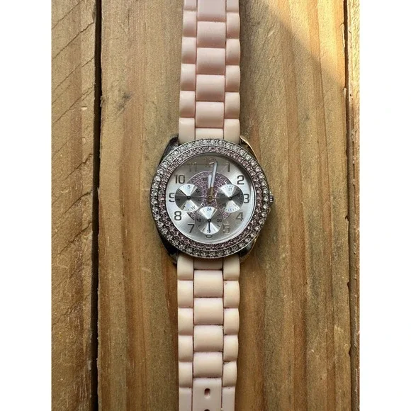 Guess Ladies Multifunction‎ Pink Watch G10197L  Water Resistant To 350 FT WORKS