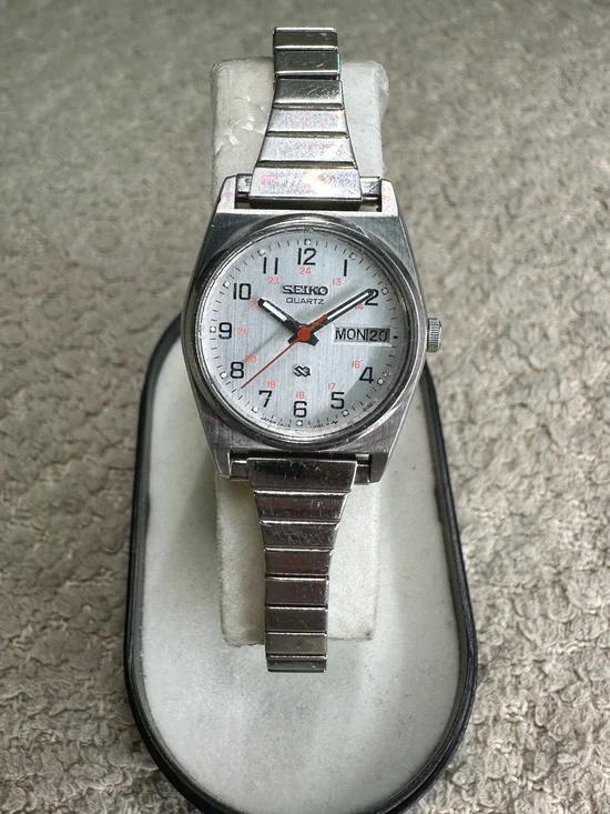 Seiko Women's Silver Watch, Day/Date, Quartz, New Battery, Vintage, 2A23-0029 A3
