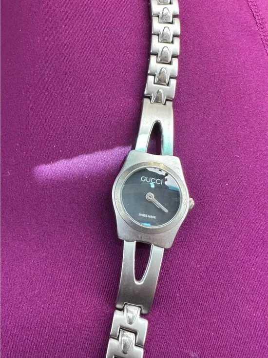 Gucci Women's Stainless Steel Black Dial Bracelet Watch