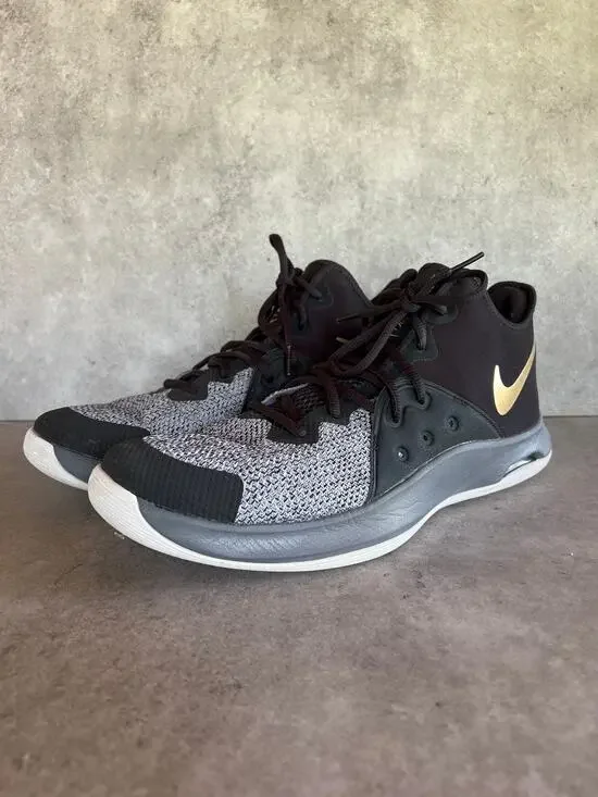 NIKE Air Versitile III mid top basket ball shoes athletic sneakers black/gray 11