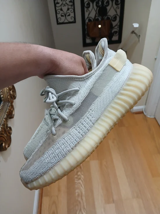 Yeezy Boost 350 V2 'Light' Streetwear/Athletic Shoes Size 11 for Men