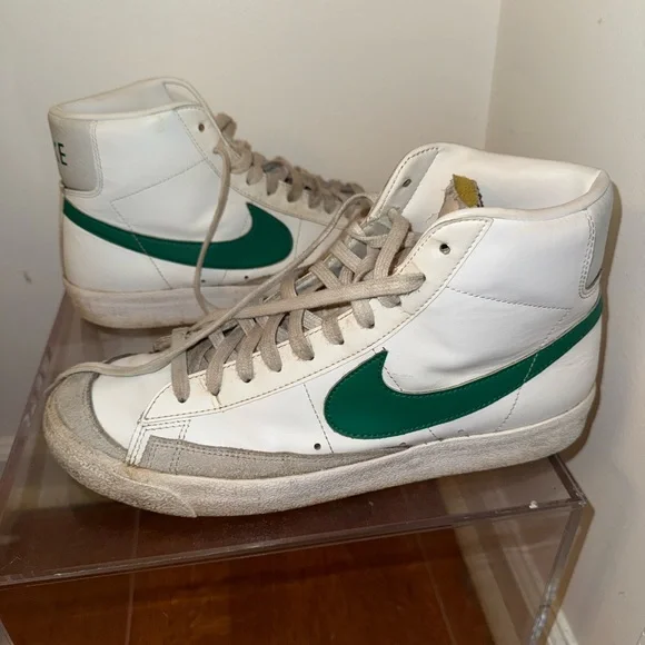 Nike Blazer mid ‘77 vintage men’s shoe . Size 11