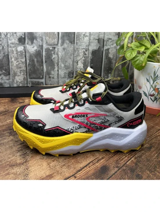 Brooks Caldera Gray/Yellow/Black/Pink Low Top Lace-Up Men's Running Sneaker