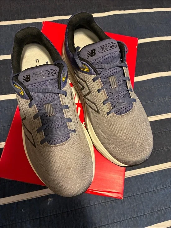 New Balance Men's Gray and Blue Fresh Foam 860 Athletic Shoes