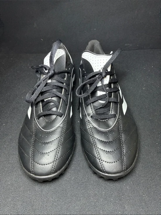 Soccer shoes ADIDAS USED (not box)