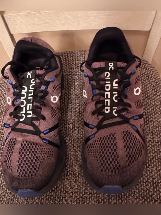 On Men's Cloudsurfer Running Shoes. Size 11. black/cobalt.