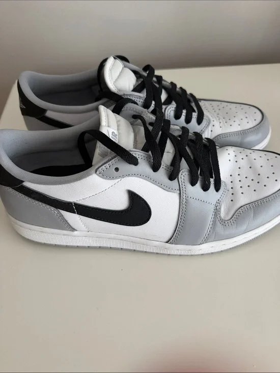 Nike Men’s Low Top Sneakers in White, Gray & Black