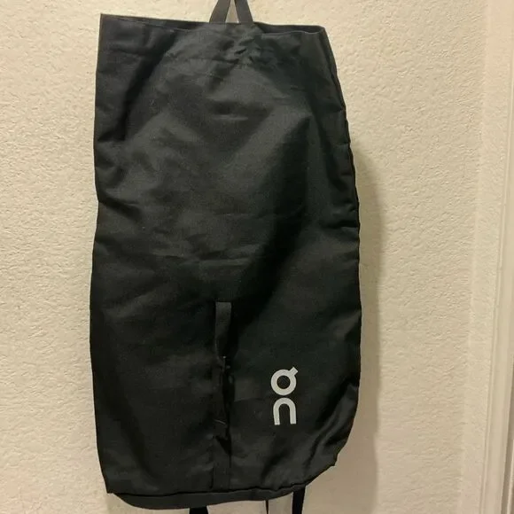 On Cloud Ambassador Backpack Tote Running Bag Unisex Black Pack Bag Reflective