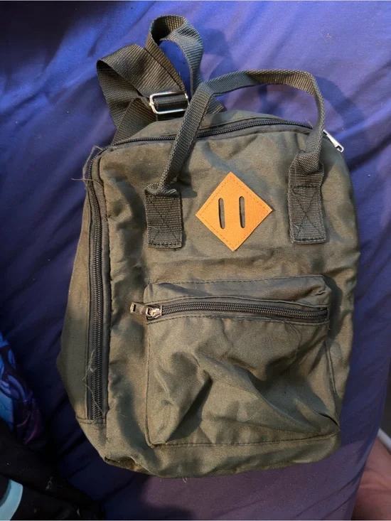 Men's Olive Green Canvas Compact Backpack - Unbranded