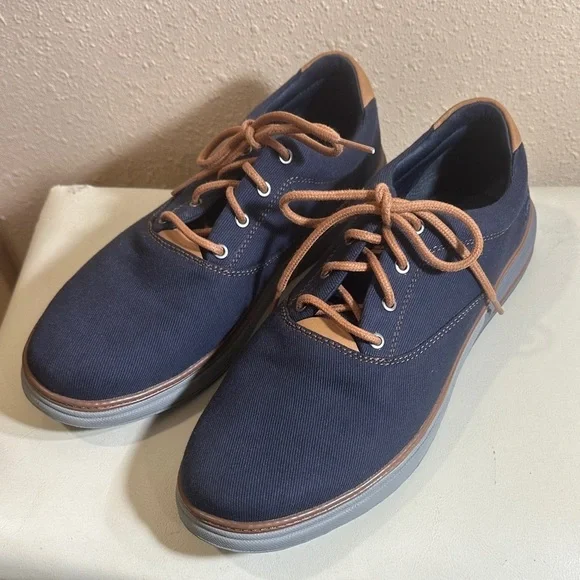 Sketchers Size 10