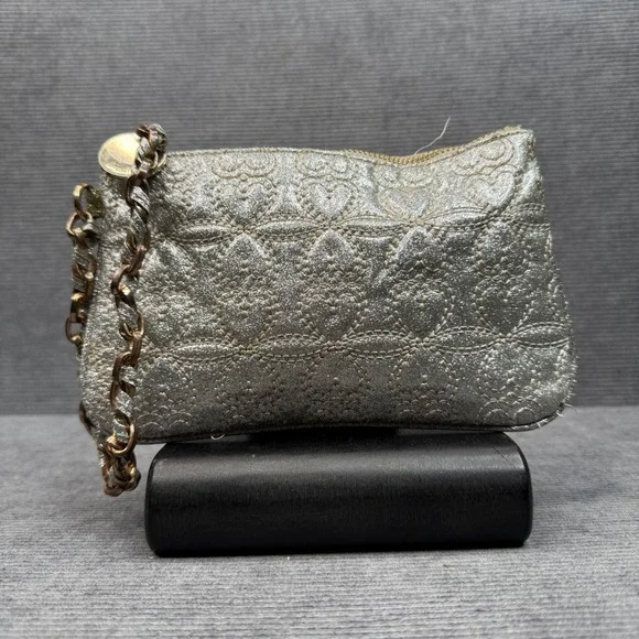 Deux‎ Lux Silver Glitter Heart Quilted Wristlet Y2k Bag Gold Tone Chain Strap