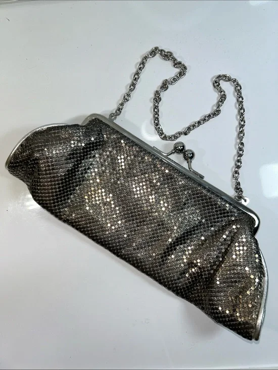 Vintage Whiting & Davis Metallic Silver Tone Mesh Evening Clutch W/ Chain Strap