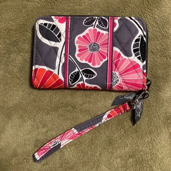NWOT Vera Bradley Zip Around Wristlet Wallet Purse Cheery Blossom