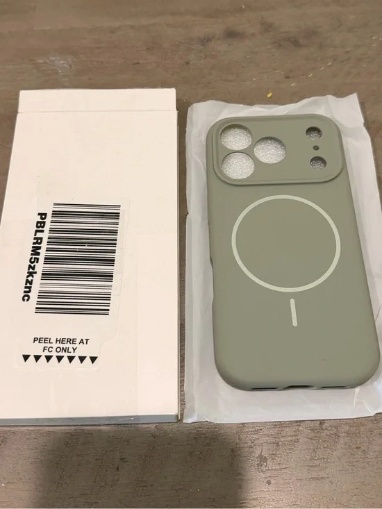 iPhone 17 Pro MIRACASE Silicone MagSafe Phone Case in Sage Green