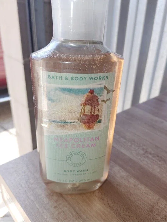 Bath & Body Works Neapolitan Ice Cream Body Wash - Pink New