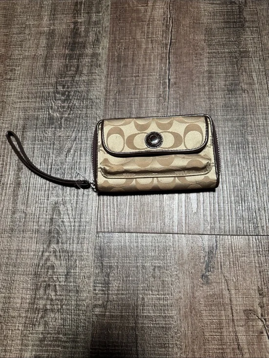 Coach Beige Signature Canvas Wristlet with Brown Trim NWOT