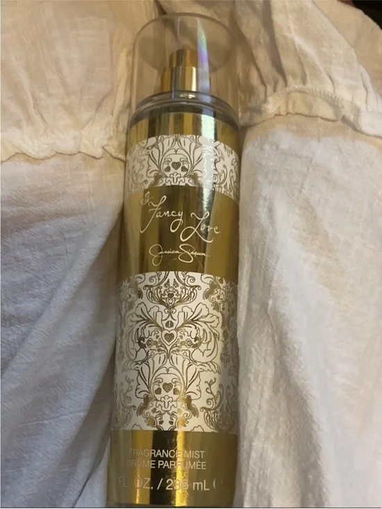 Jessica Simpson Fancy Love – Gold & White BN