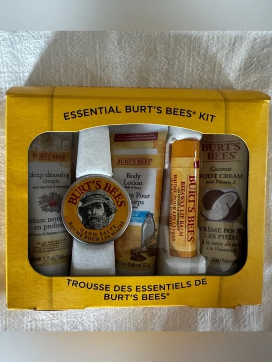 NWT Burt's Bees Essential Kit
