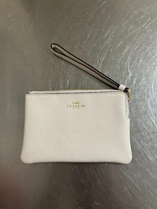 COACH Corner Zip Chalk White Wristlet Pouch Purse Wallet