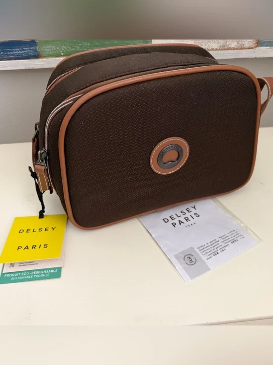 DELSEY PARIS CHATELET AIR 2.0 TOILETRY BAG