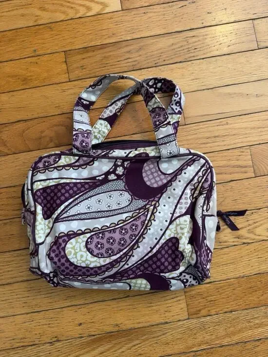 Thirty-One Gifts Paisley Cosmetic Makeup Travel Toiletry Bag Purple Zip Case