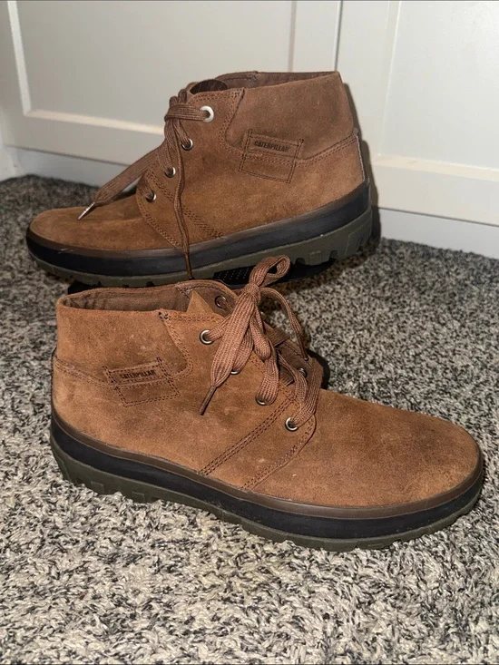 CAT Caterpillar Men’s Brown Suede Chukka Boots Size 10 Wide