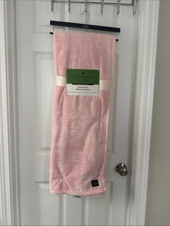 NWT kate spade Chalk Pink Plush Throw blanket